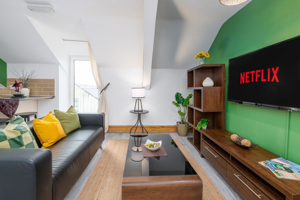 Services 16high street lounge 02