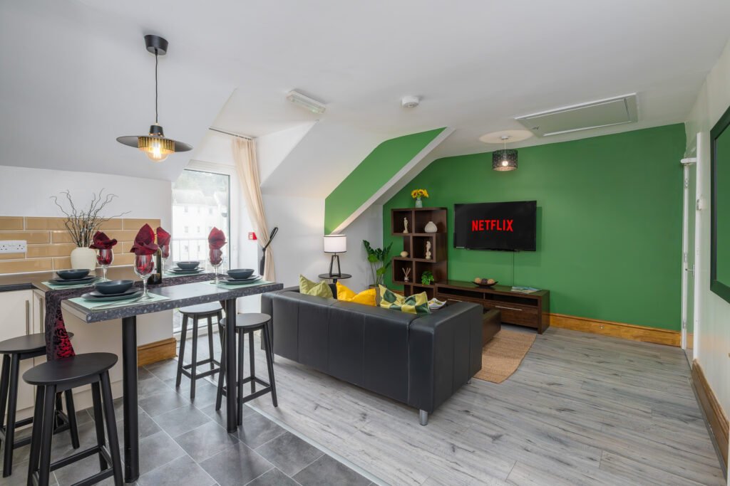 Services 16high street lounge 07