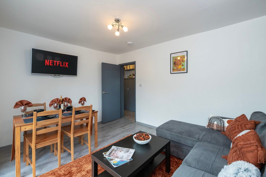 Services greenwood avenue lounge 061