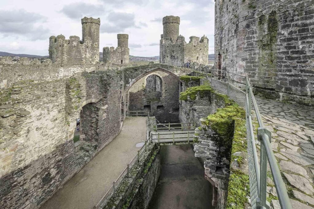 Top 5 Places to Visit in North Wales During Your Work Stay ncx vh08 1718 0260